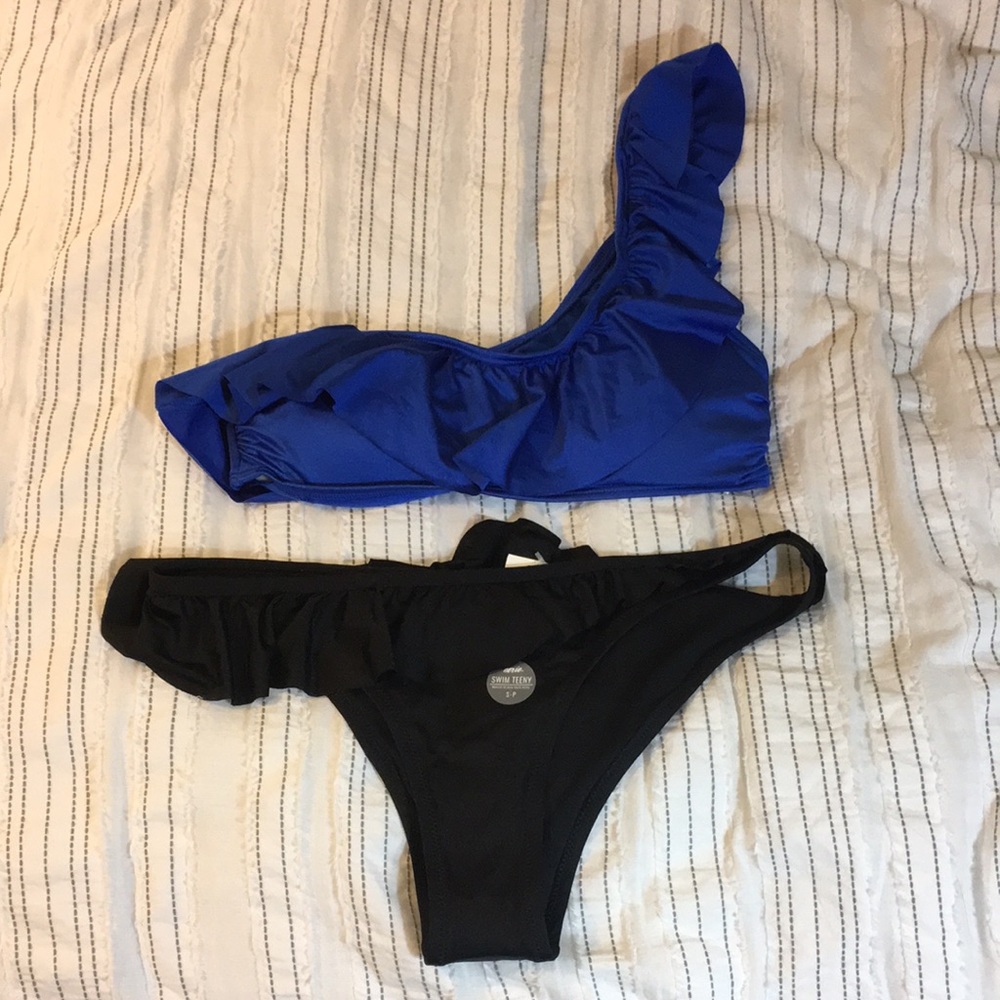Aerie Ruffled Swim Suit NWT